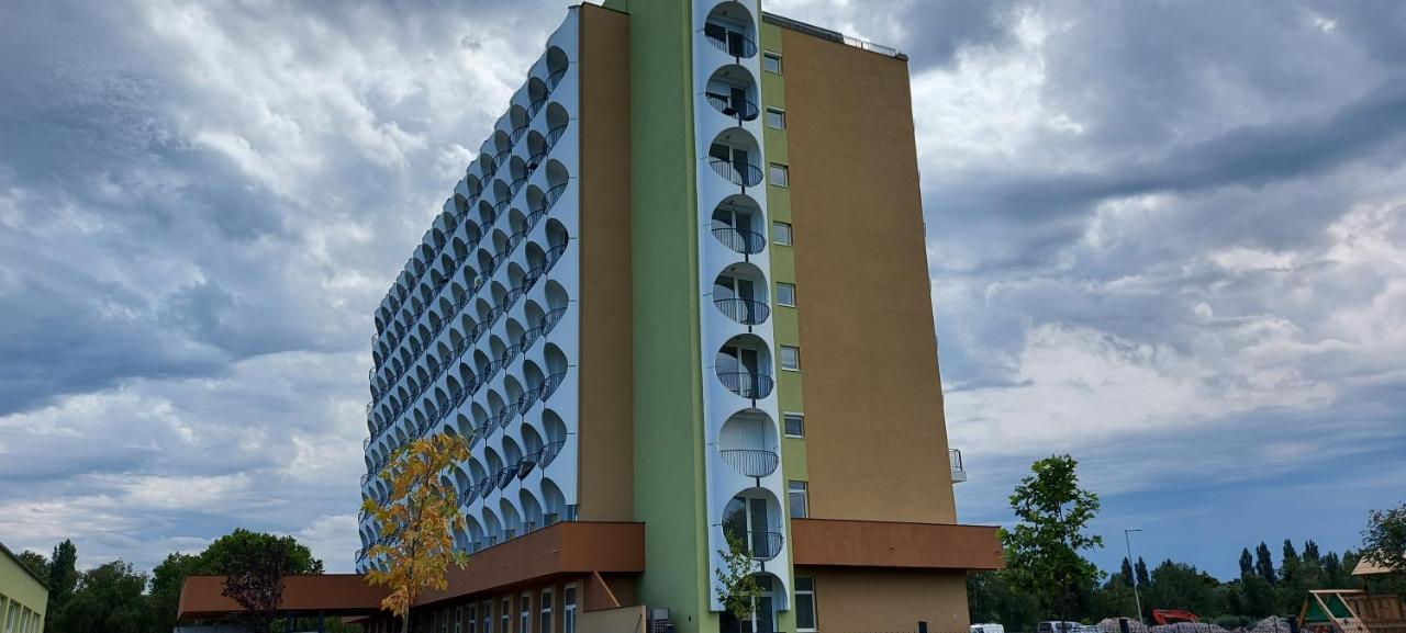 Life Apartmanok Siofok Bagian luar foto
