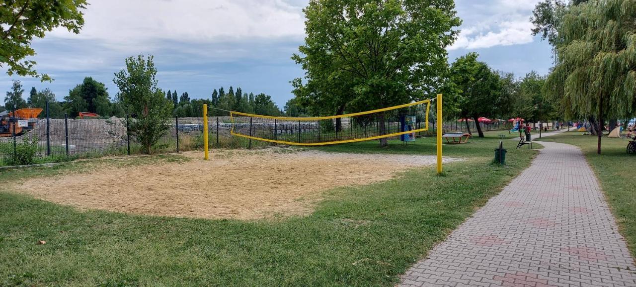 Life Apartmanok Siofok Bagian luar foto