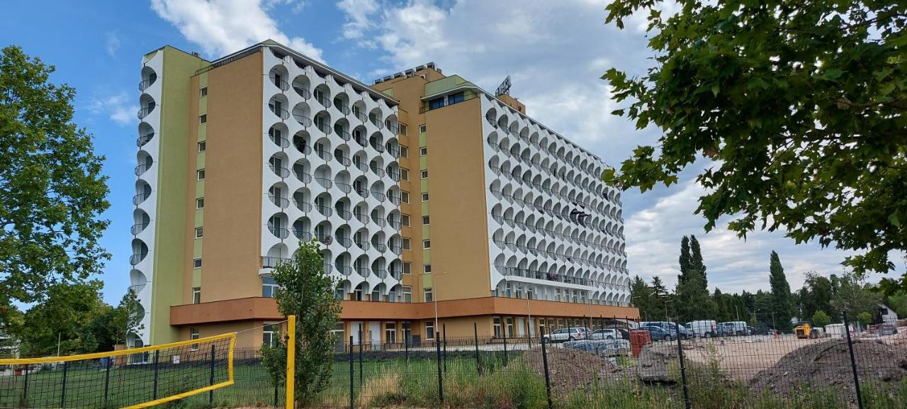 Life Apartmanok Siofok Bagian luar foto