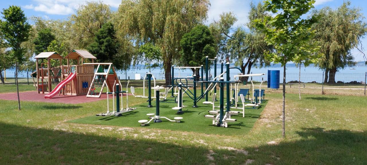 Life Apartmanok Siofok Bagian luar foto